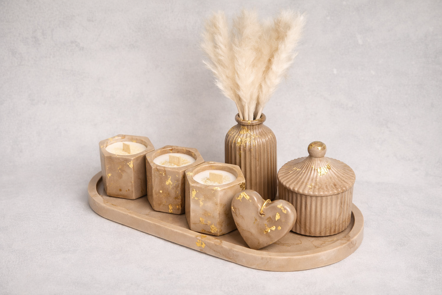 BlingOn – Luxury Handmade Resin Decor & Personalized resin vase heart vase